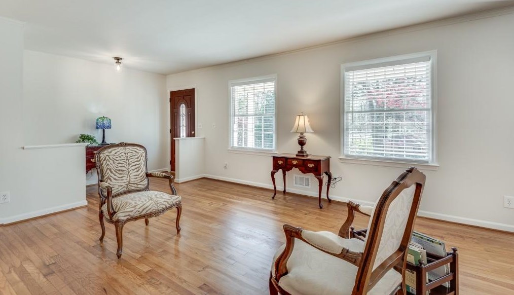 1174 Mayfield Dr, Decatur GA  30033-3333 exterior