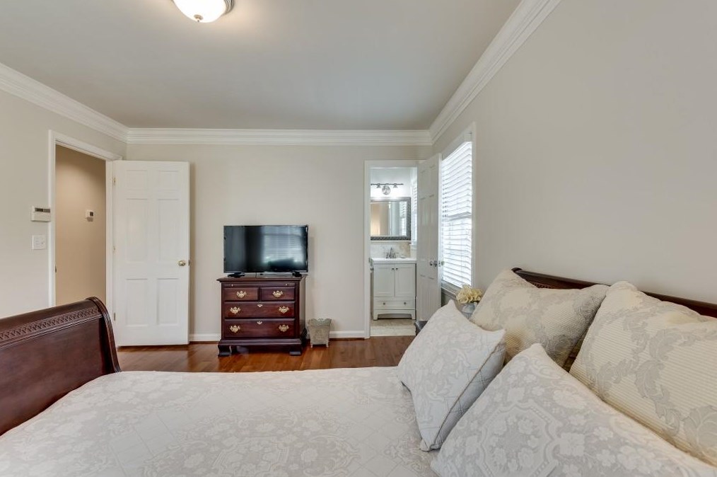 1174 Mayfield Dr, Decatur GA  30033-3333 exterior