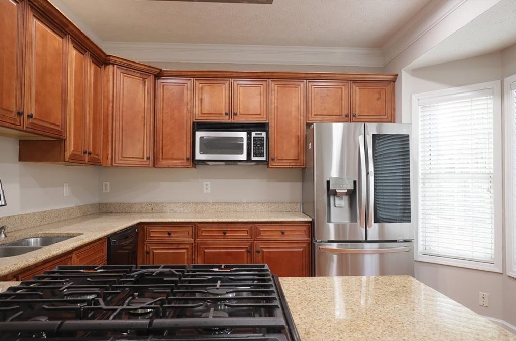 220 Abbotts Mill Dr, Duluth GA  30097-8424 exterior