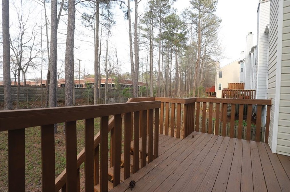 220 Abbotts Mill Dr, Duluth GA  30097-8424 exterior