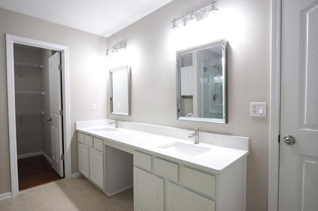 220 Abbotts Mill Dr, Duluth GA  30097-8424 exterior