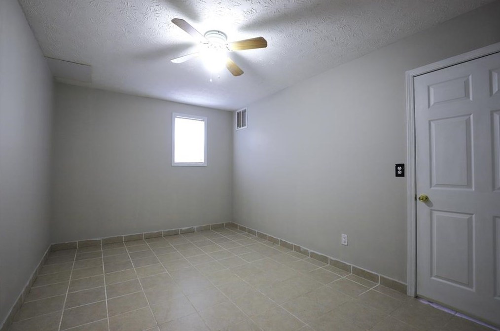 220 Abbotts Mill Dr, Duluth GA  30097-8424 exterior