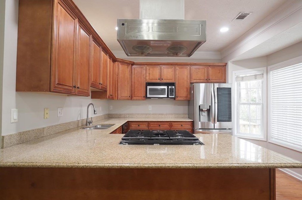 220 Abbotts Mill Dr, Duluth GA  30097-8424 exterior