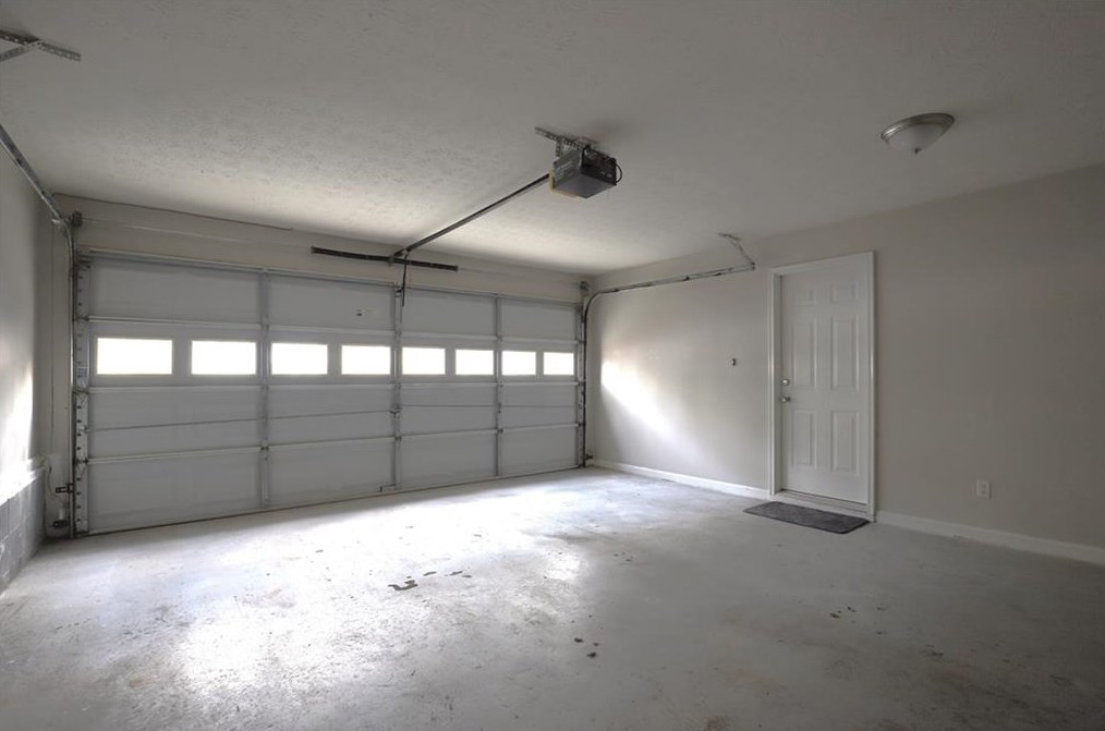 220 Abbotts Mill Dr, Duluth GA  30097-8424 exterior