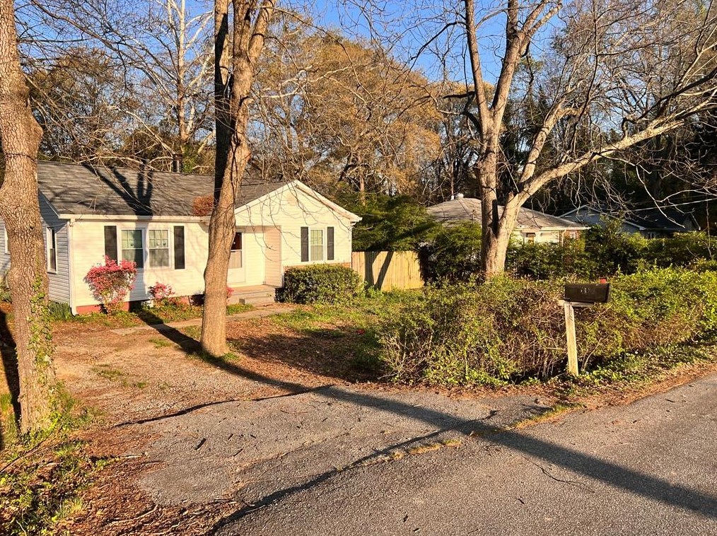 4579 Ernest Dr, Forest Park, GA 30297-3554