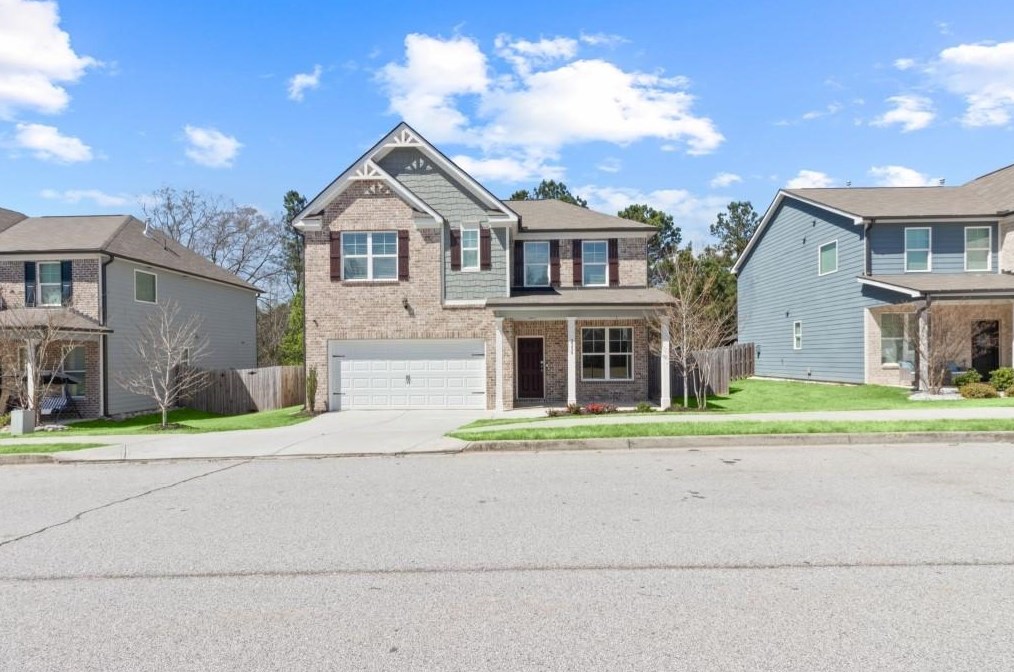 2354 Anne's Lake Cir, Lithonia, GA 30058