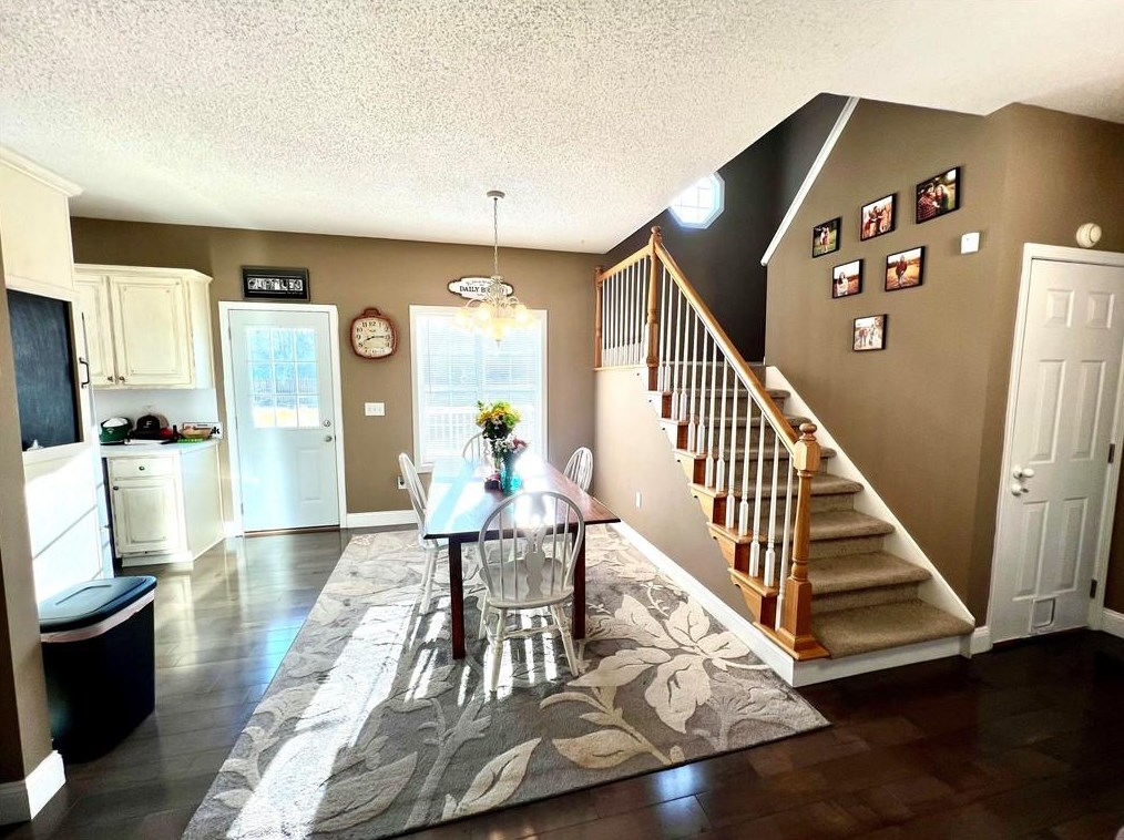 150 Dublin Dr, Calhoun, GA 30701-4461