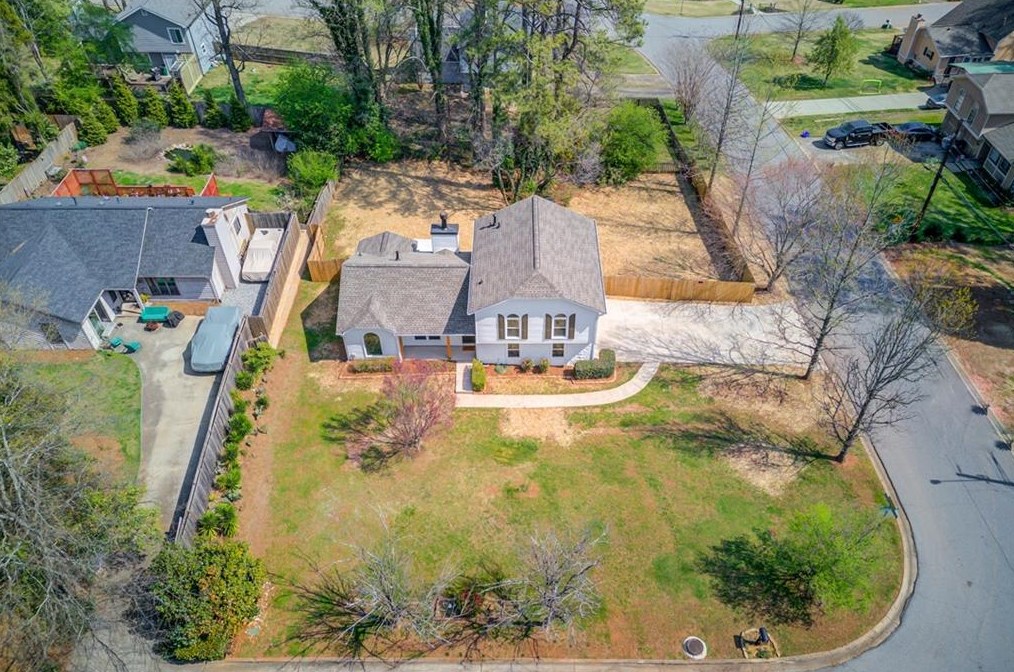 3042 Creek Dr, Duluth, GA 30096-3887