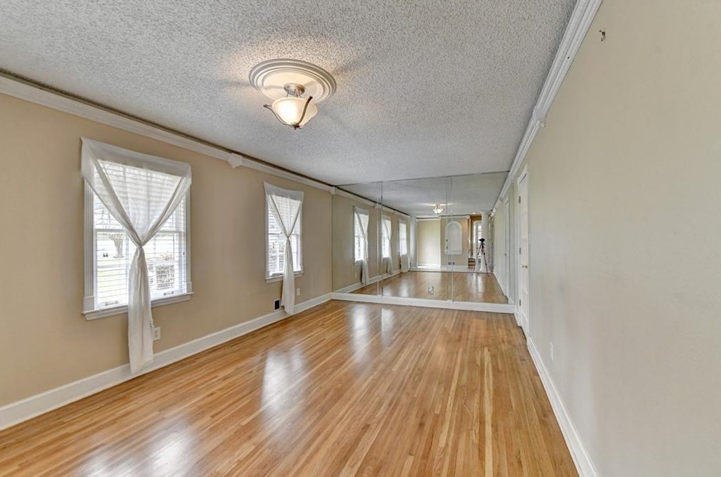 3491 Revere Rd, Atlanta GA  30331-2327 exterior