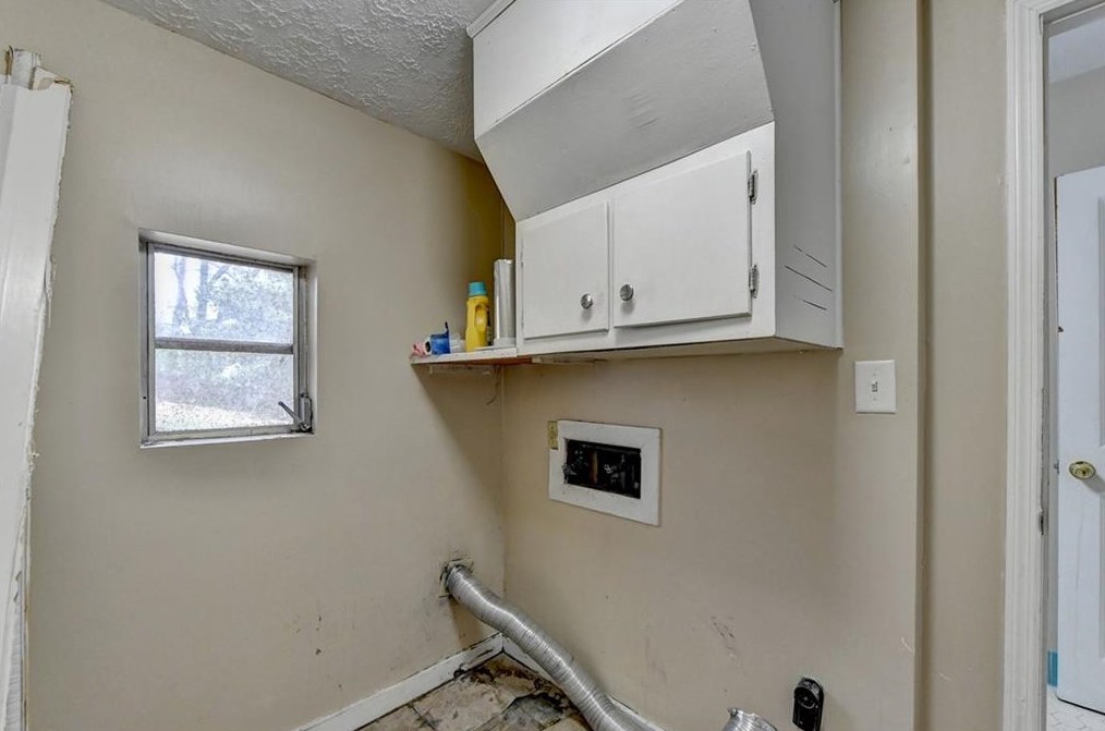 3491 Revere Rd, Atlanta GA  30331-2327 exterior