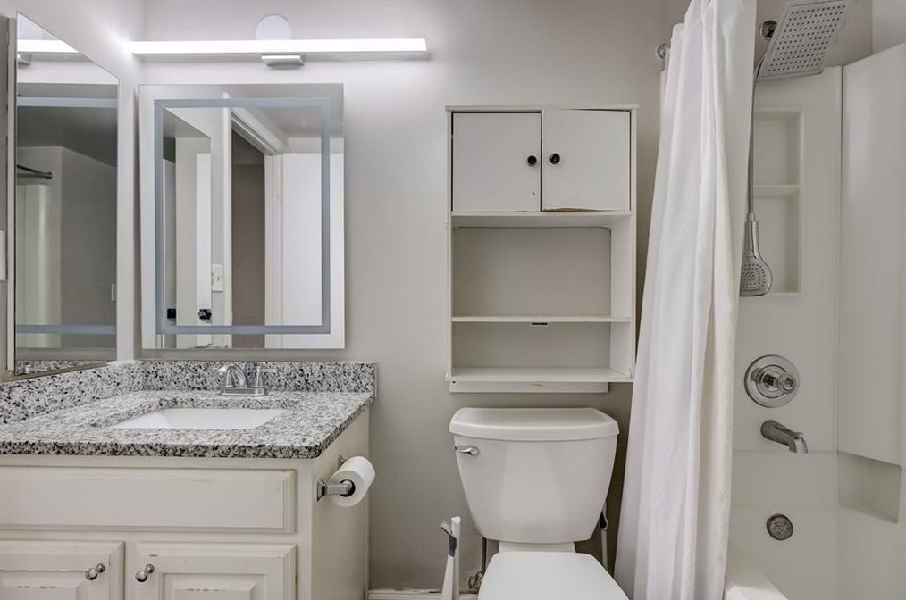 845 Regal Path Ln, Decatur GA  30030-4180 exterior