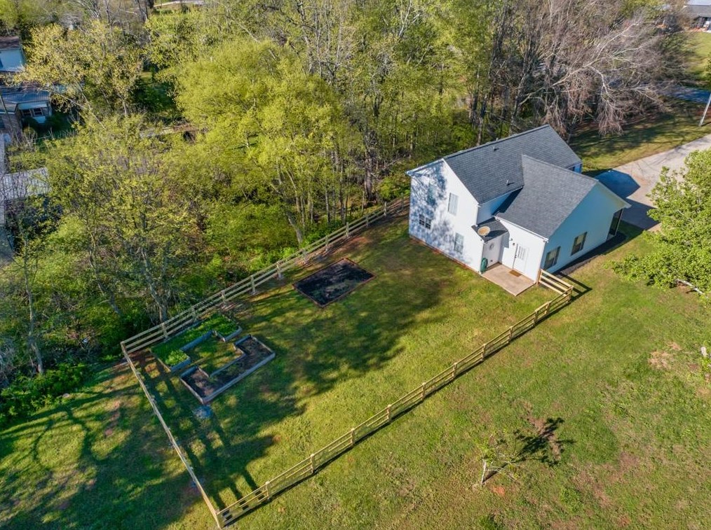 1121 Lewis Roberts Rd, Jefferson GA  30549-4028 exterior