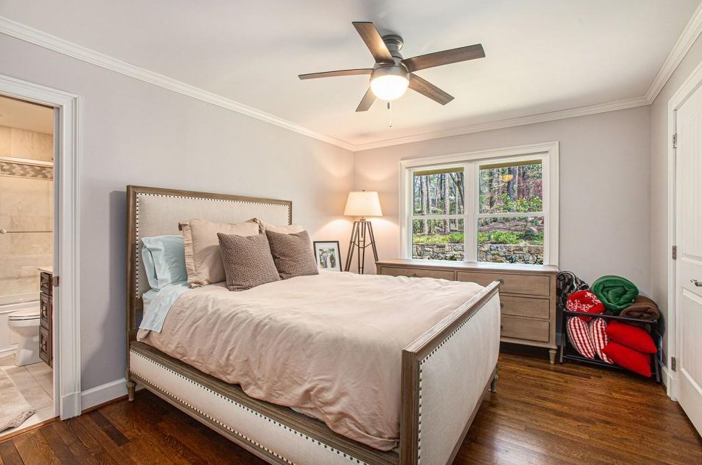 7265 Hunters Branch Dr, Atlanta GA  30328-1718 exterior