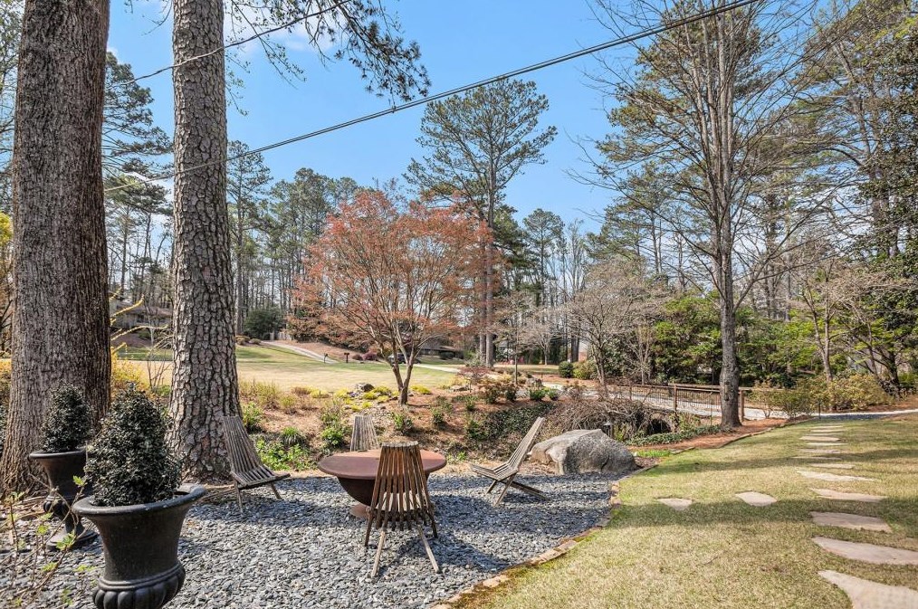 7265 Hunters Branch Dr, Atlanta GA  30328-1718 exterior