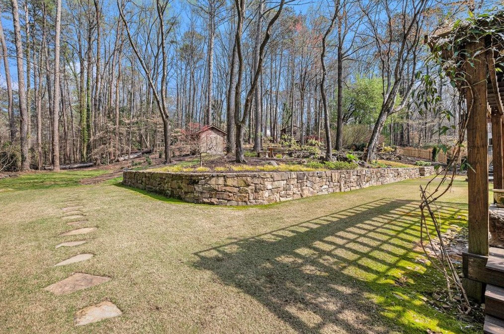 7265 Hunters Branch Dr, Atlanta GA  30328-1718 exterior