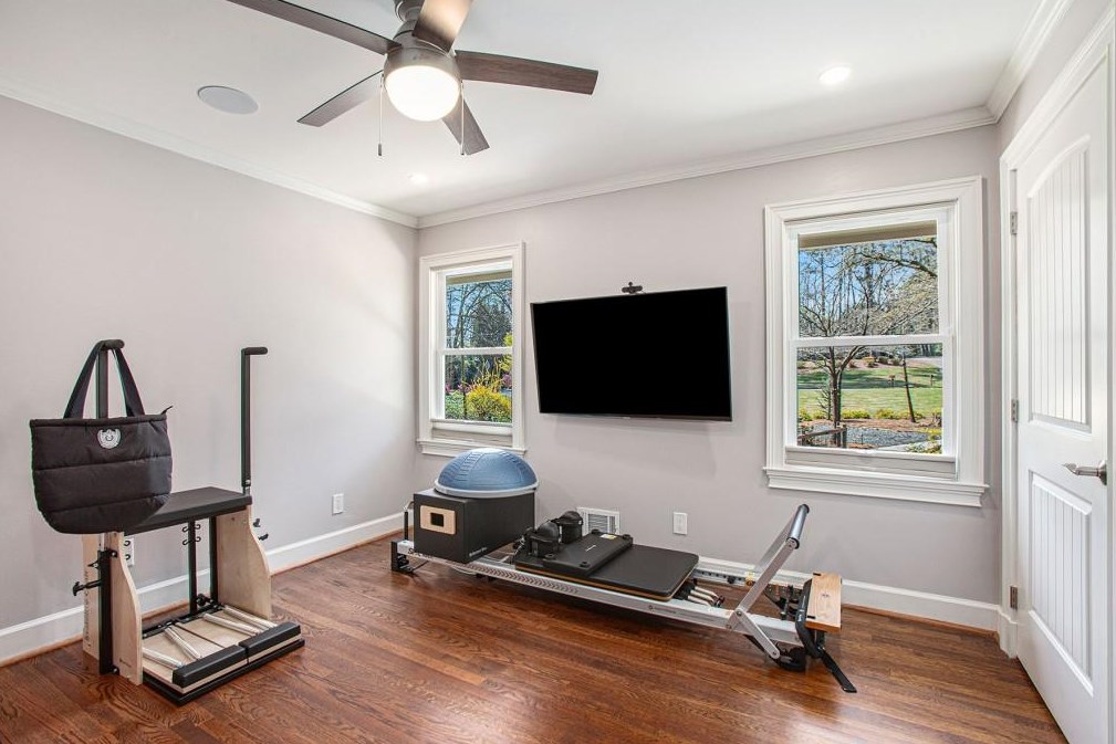 7265 Hunters Branch Dr, Atlanta GA  30328-1718 exterior