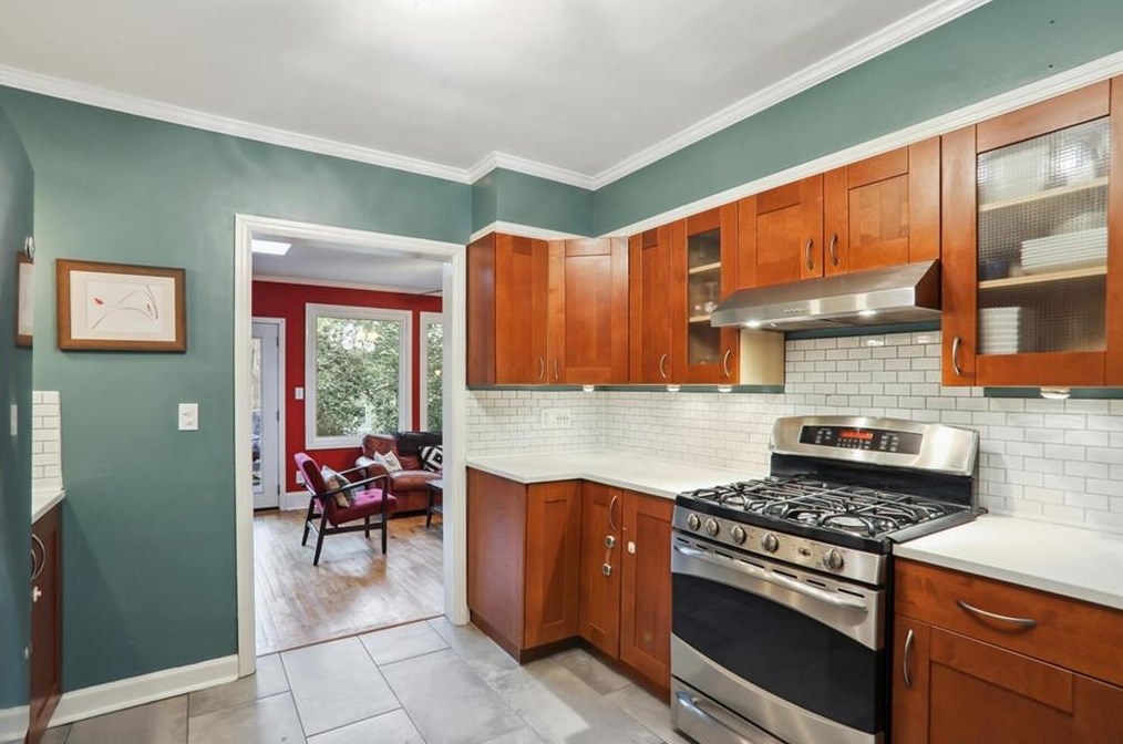 153 Ridley Cir, Decatur GA  30030-1118 exterior