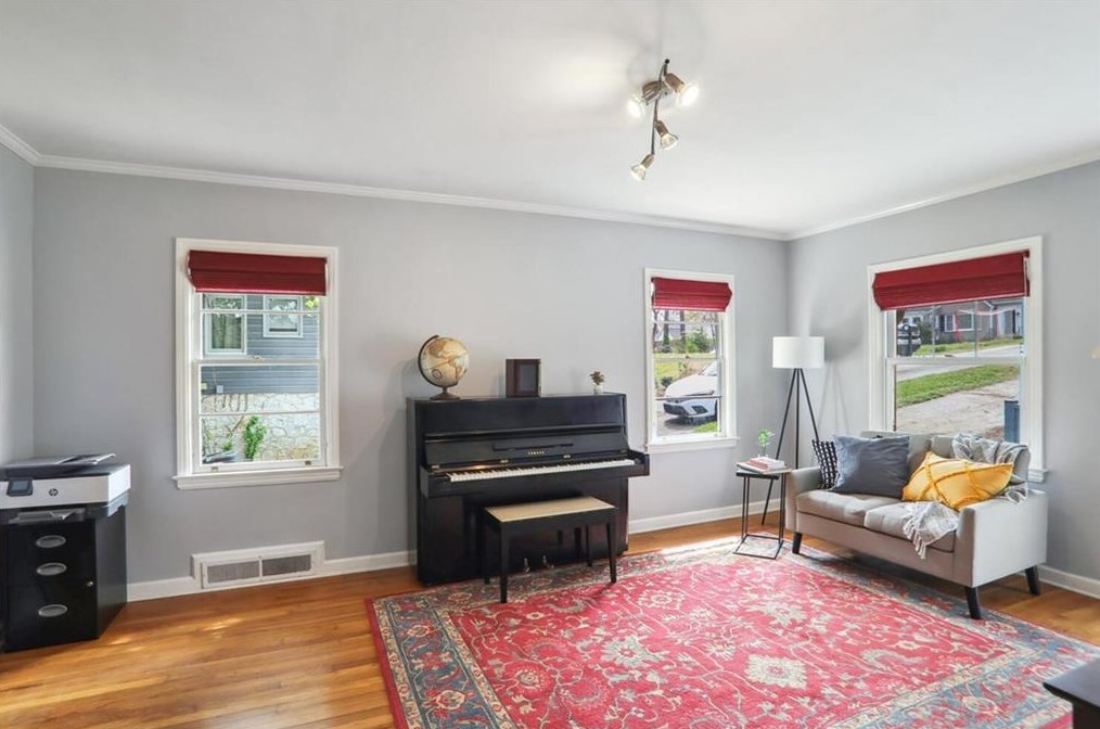 153 Ridley Cir, Decatur GA  30030-1118 exterior