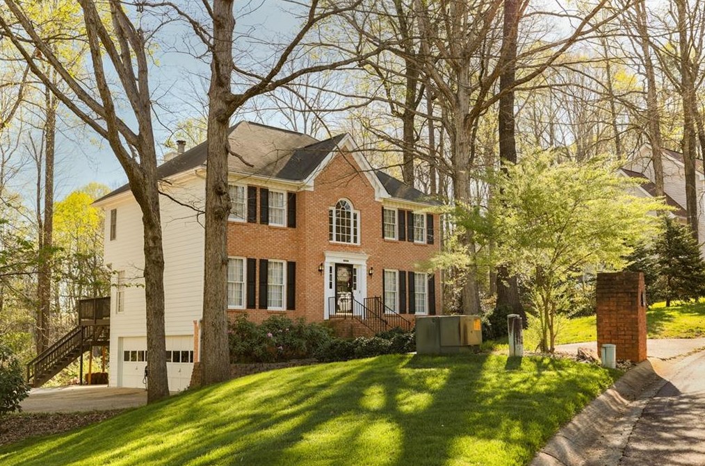 2221 Dawn Ct, Suwanee, GA 30024