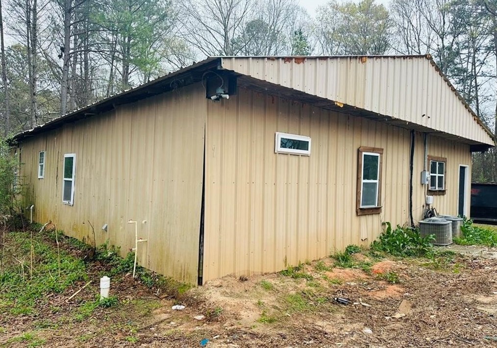 21 Old Carrollton Rd, Newnan, GA 30263-3930