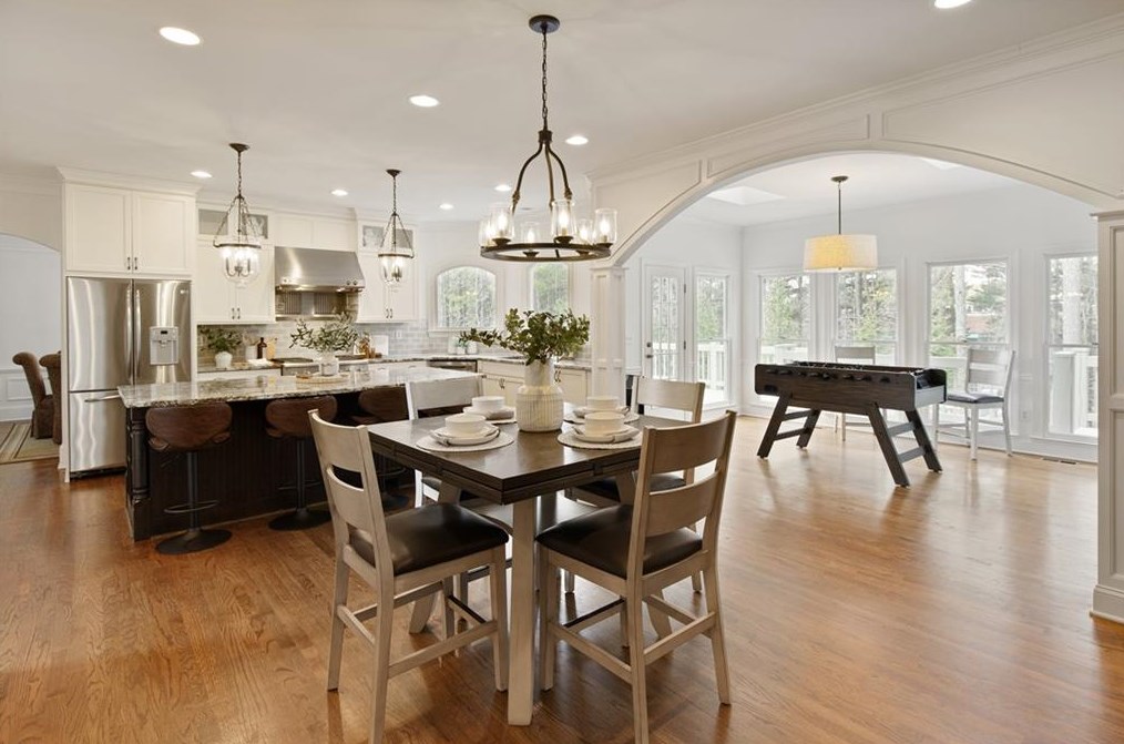 2020 Brooke Forest Ct, Alpharetta GA  30022-3418 exterior