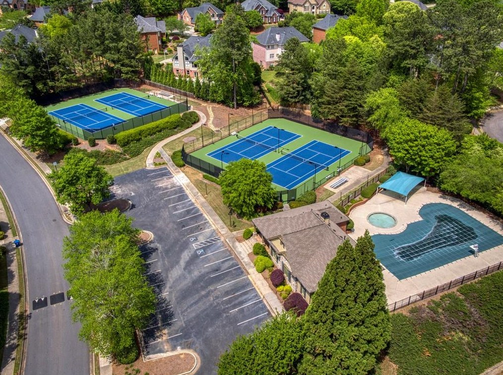 2020 Brooke Forest Ct, Alpharetta GA  30022-3418 exterior