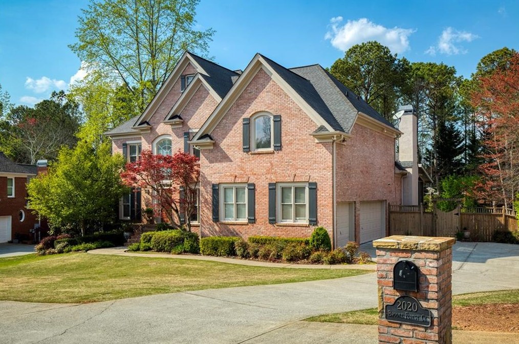 2020 Brooke Forest Ct, Alpharetta GA  30022-3418 exterior