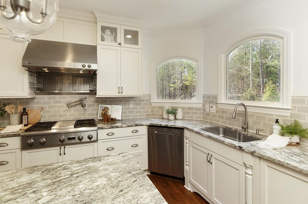 2020 Brooke Forest Ct, Alpharetta GA  30022-3418 exterior