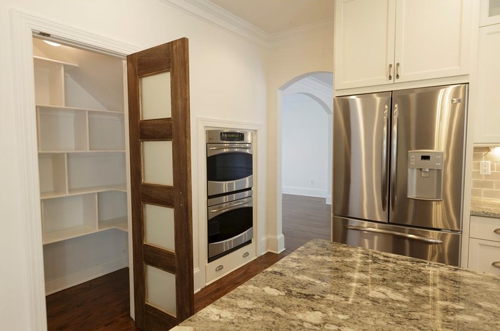 2020 Brooke Forest Ct, Alpharetta GA  30022-3418 exterior