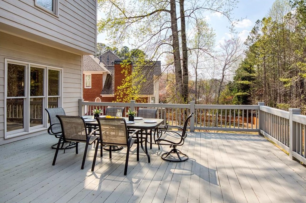 2020 Brooke Forest Ct, Alpharetta GA  30022-3418 exterior