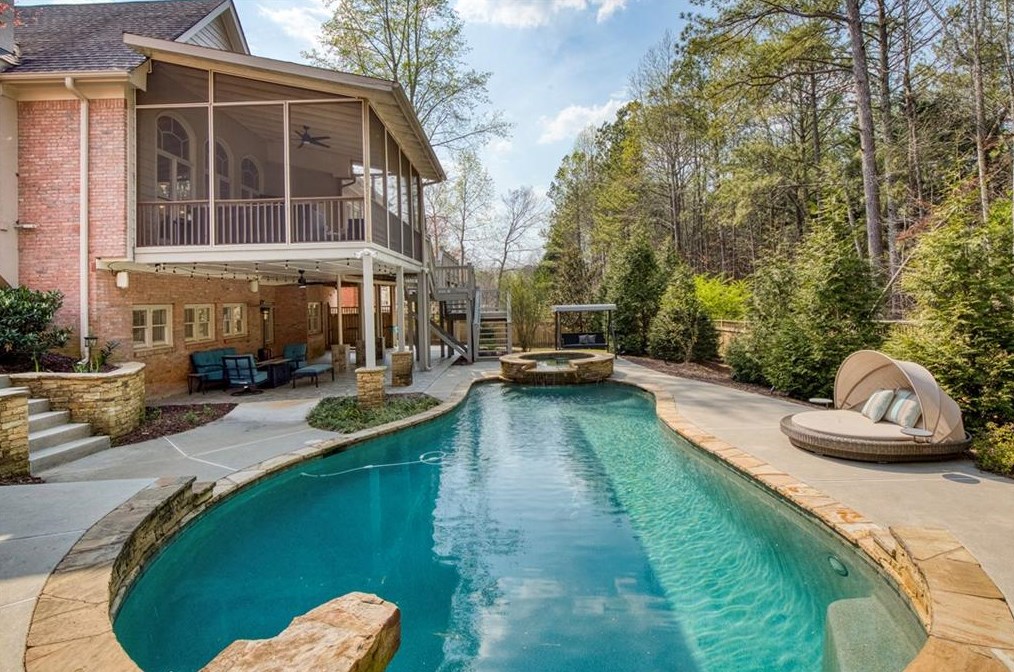 2020 Brooke Forest Ct, Alpharetta GA  30022-3418 exterior