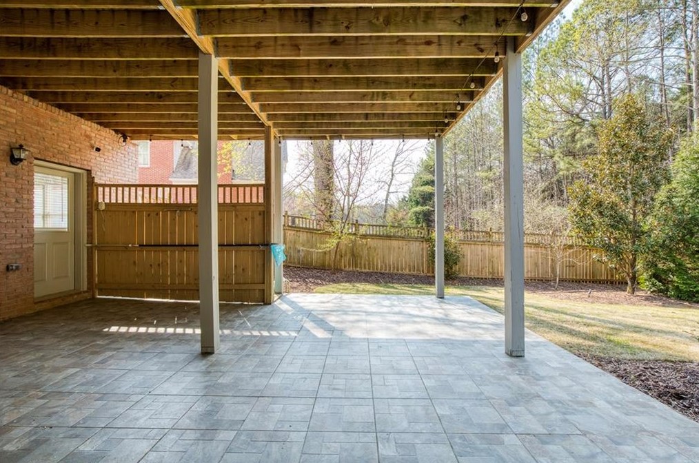 2020 Brooke Forest Ct, Alpharetta GA  30022-3418 exterior