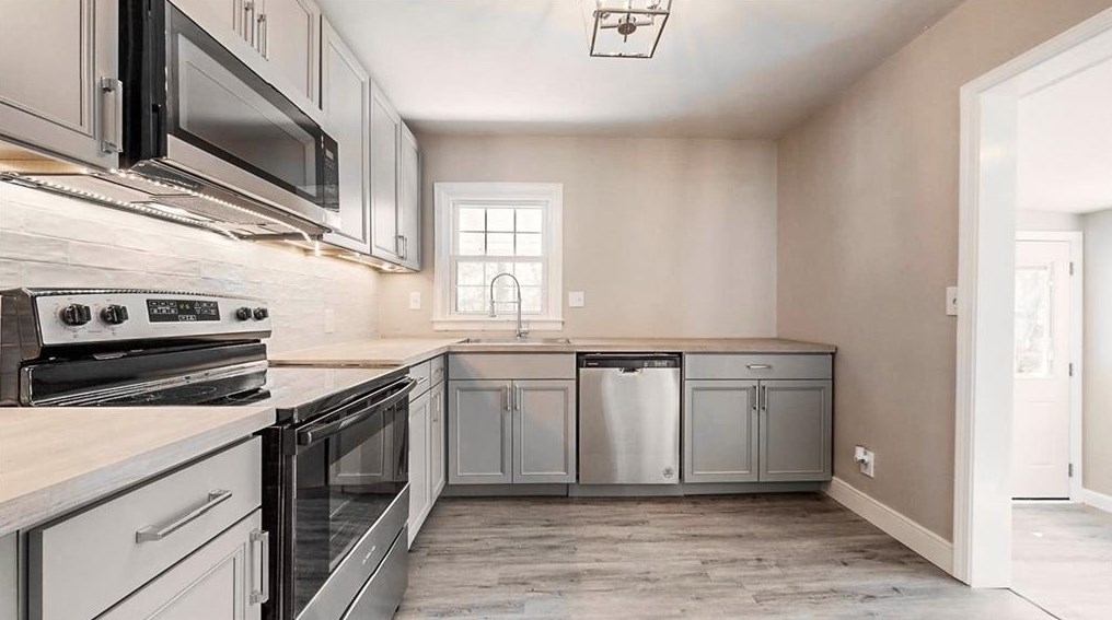 1802 Ledo Ave, Decatur GA  30035-1653 exterior