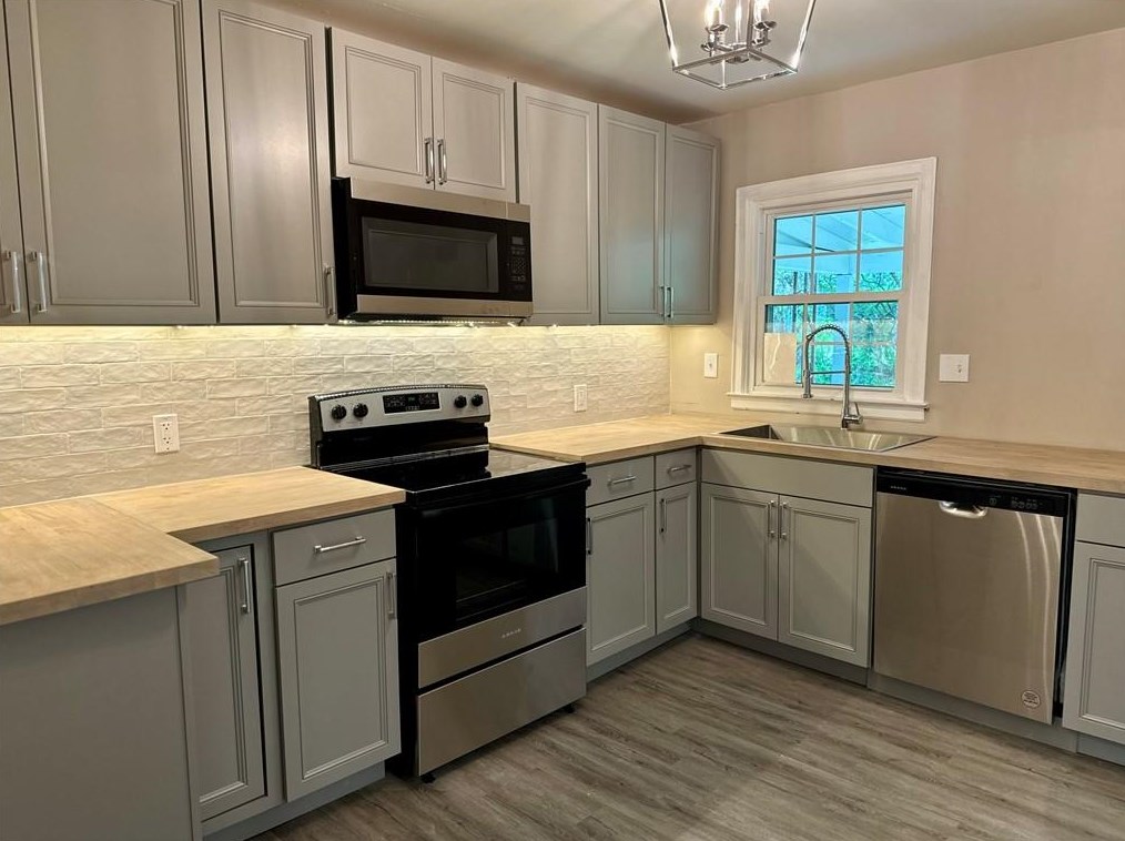 1802 Ledo Ave, Decatur GA  30035-1653 exterior