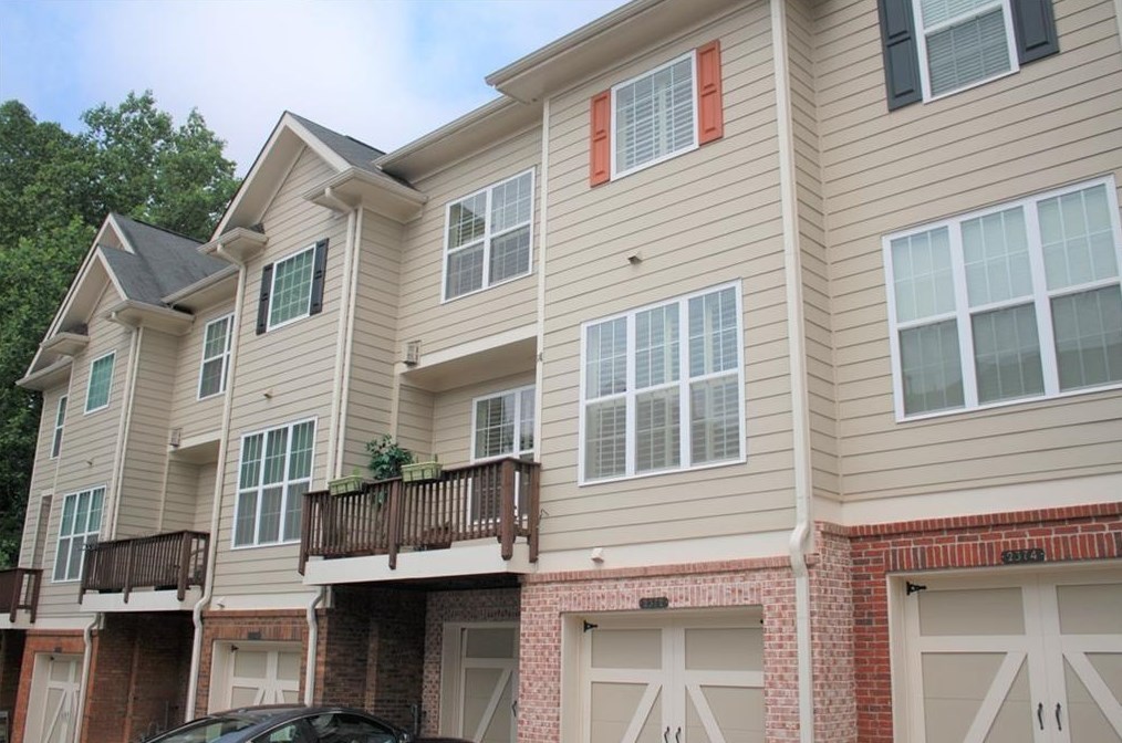 2372 Gallard St, Lawrenceville, GA 30043-8207