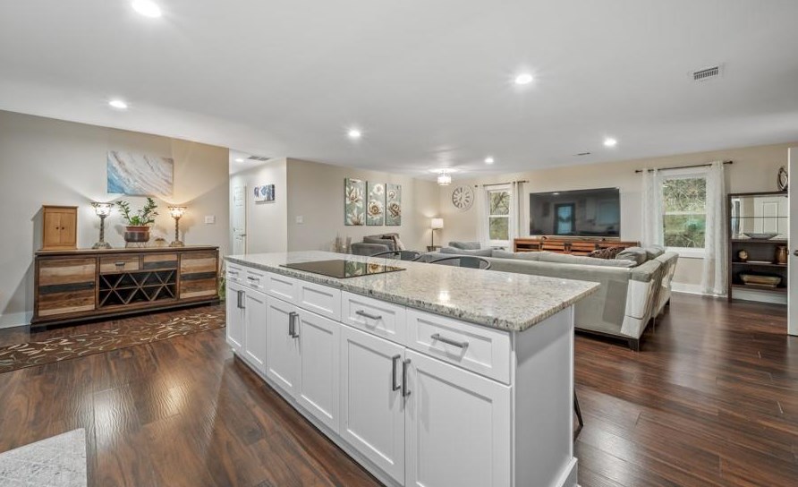 4001 Barr Cir, Tucker GA  30084-7504 exterior