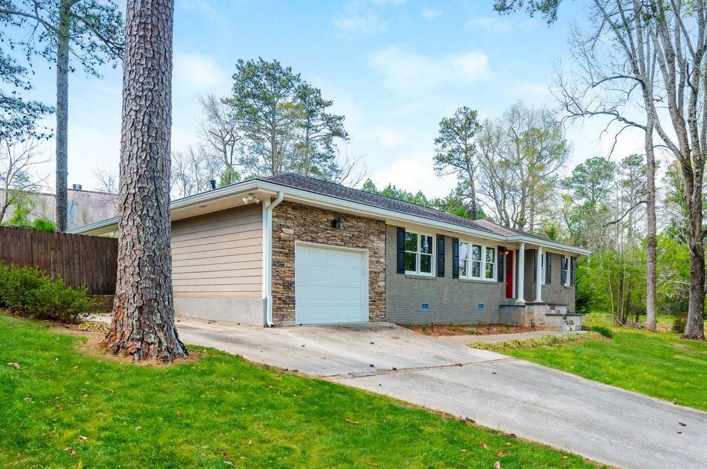 621 Heathmoor Pl, Decatur GA  30032-1707 exterior