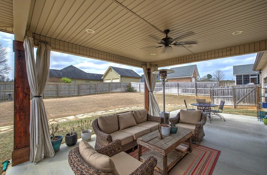 109 Mountain Laurel Ln, Calhoun, GA 30701-4769