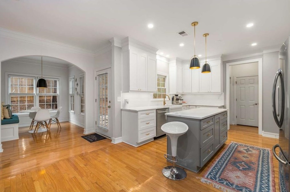 6 Woodland Ct, Decatur GA  30030-2776 exterior