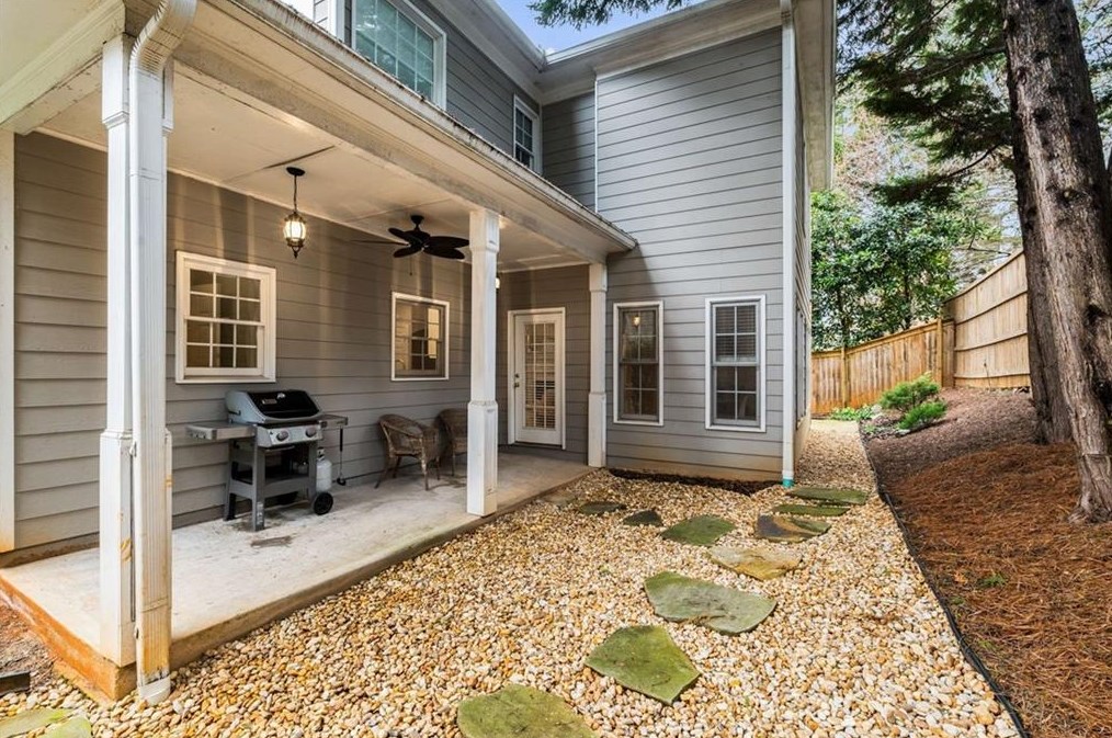 6 Woodland Ct, Decatur GA  30030-2776 exterior