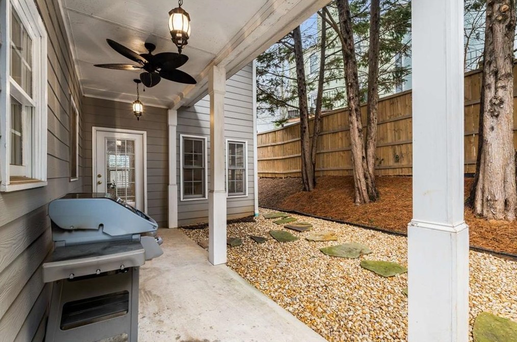 6 Woodland Ct, Decatur GA  30030-2776 exterior