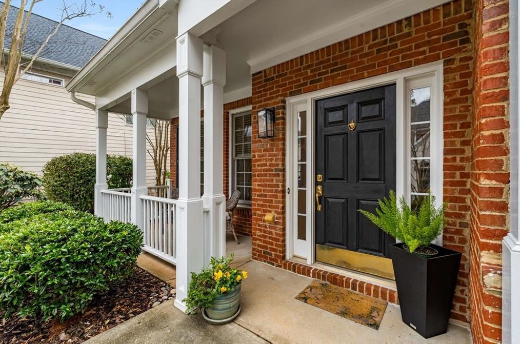 6 Woodland Ct, Decatur, GA 30030-2776