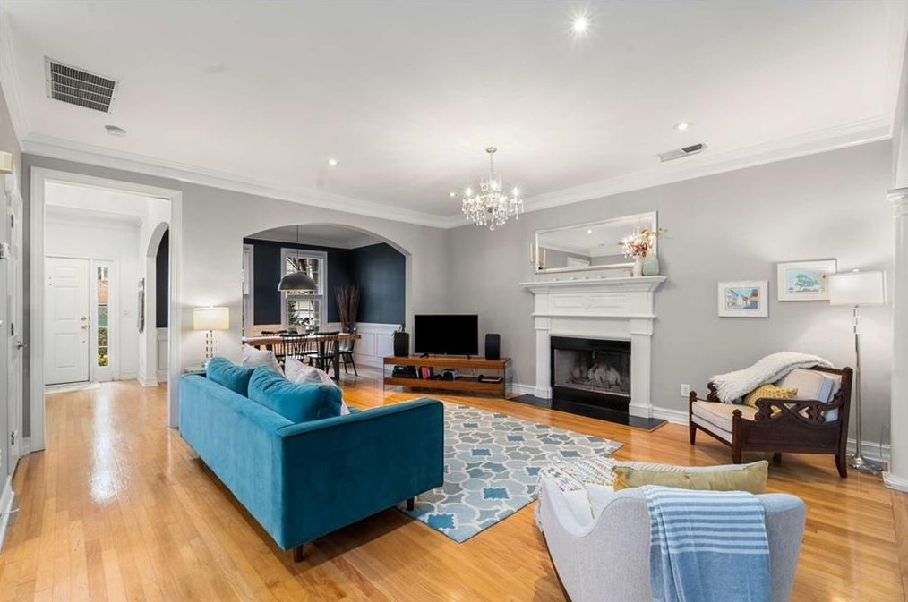 6 Woodland Ct, Decatur GA  30030-2776 exterior