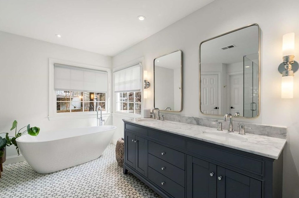 6 Woodland Ct, Decatur GA  30030-2776 exterior