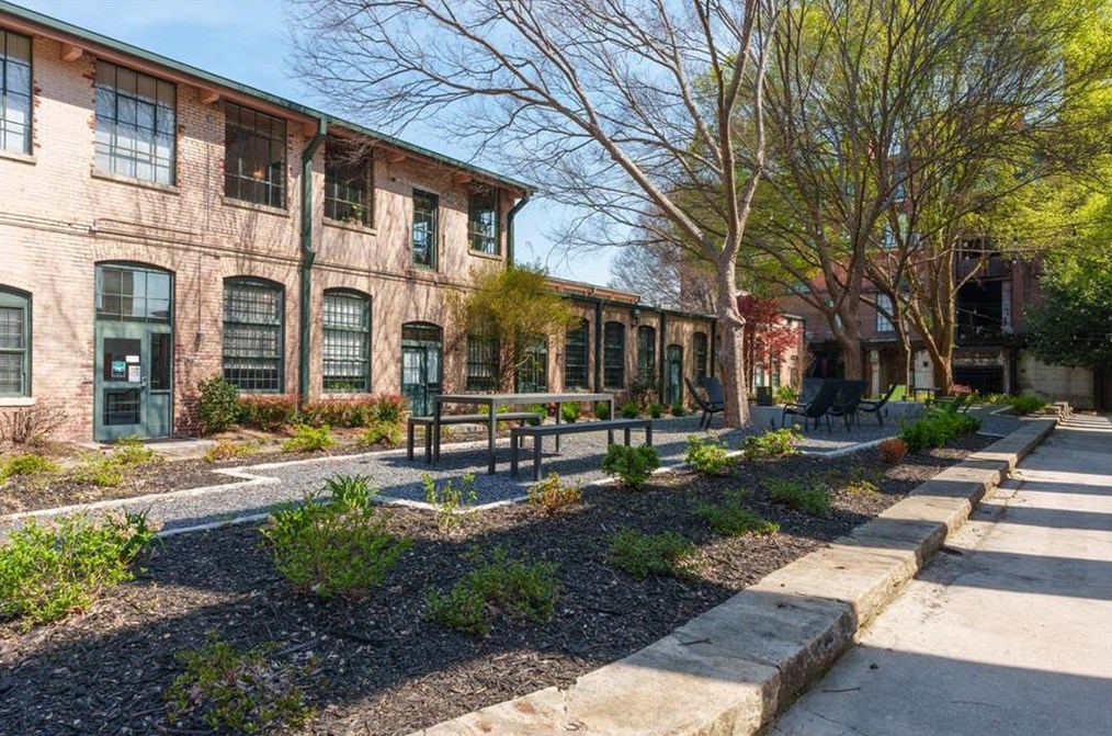 170 Boulevard, Atlanta GA  30312-2325 exterior