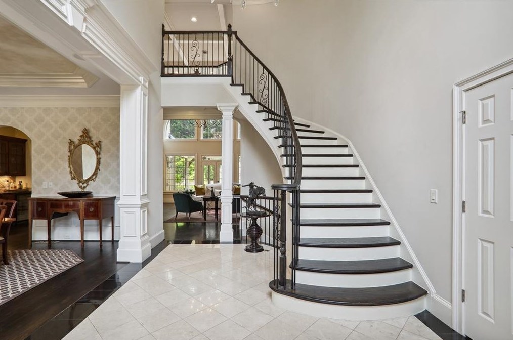 624 Windsor Pkwy, Atlanta, GA 30342-2802