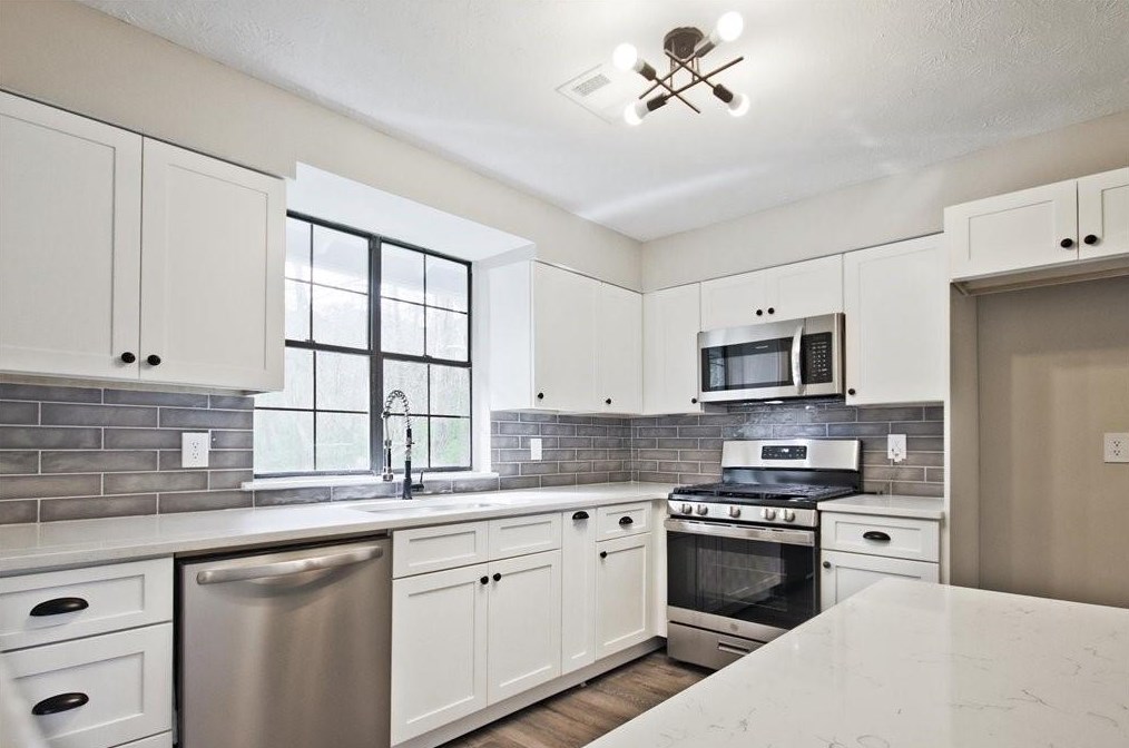 551 Utoy Cir, Atlanta GA  30331-4335 exterior