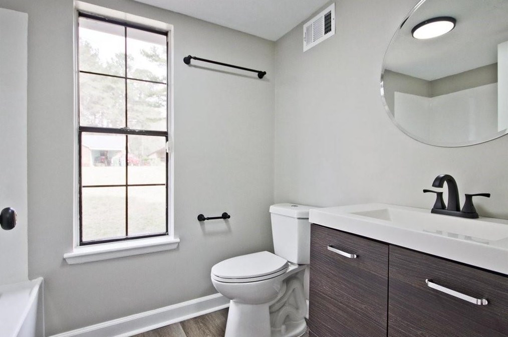 551 Utoy Cir, Atlanta GA  30331-4335 exterior