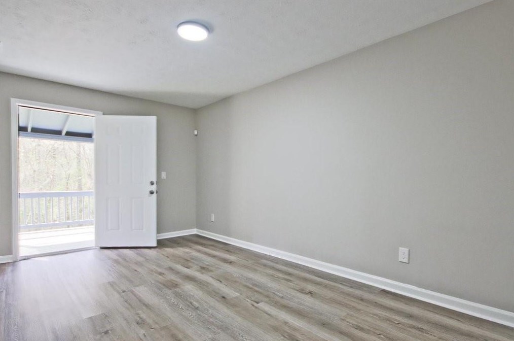 551 Utoy Cir, Atlanta GA  30331-4335 exterior
