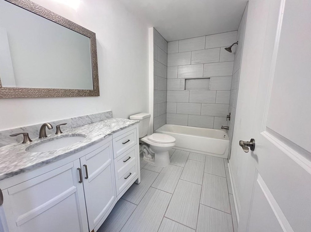 2428 Dupree Ave, Atlanta GA  30318-4756 exterior